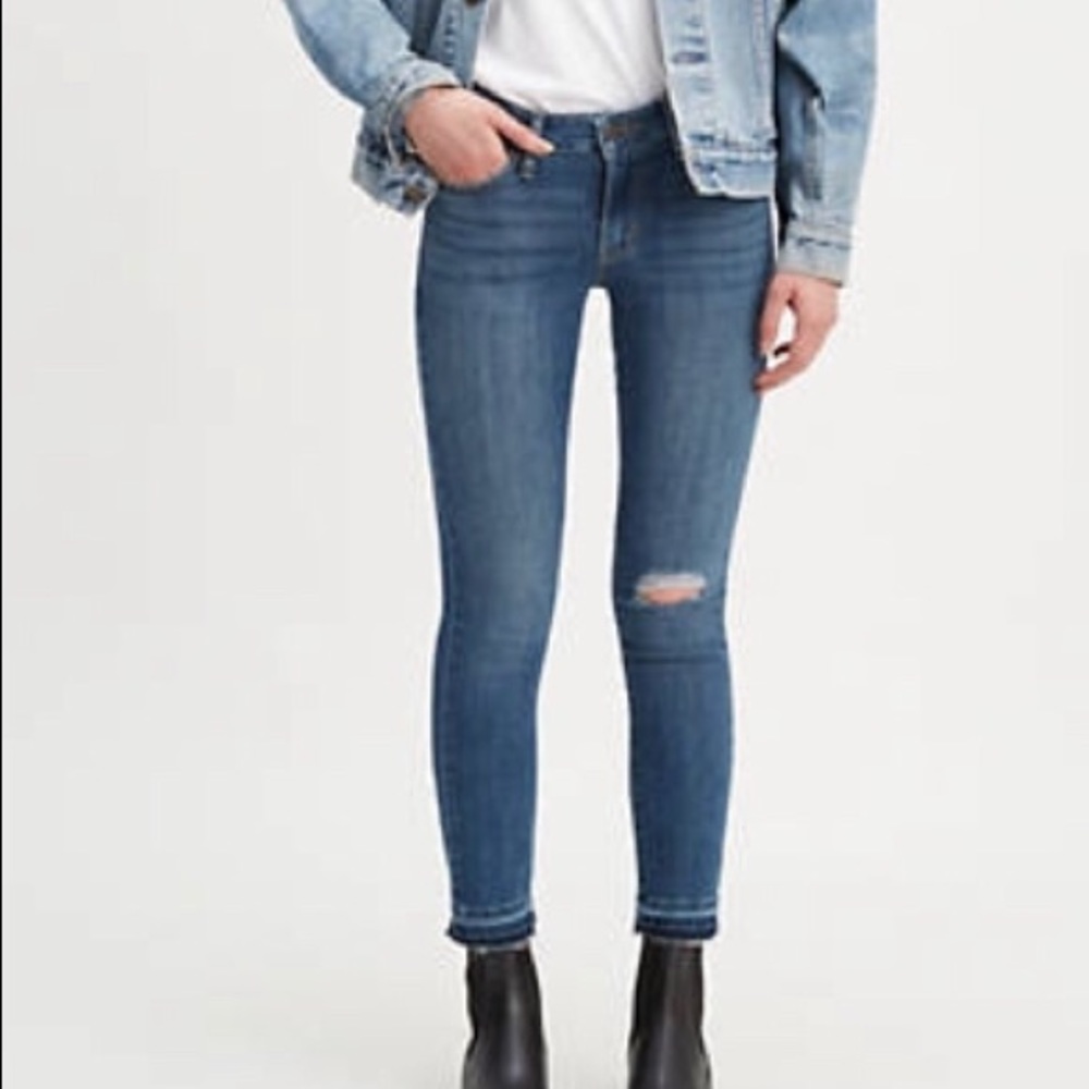 NWT Levi’s 711 Skinny Mid Rose Size 8
